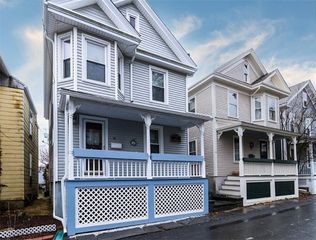 18 Calvert Street, Newport, RI 02840