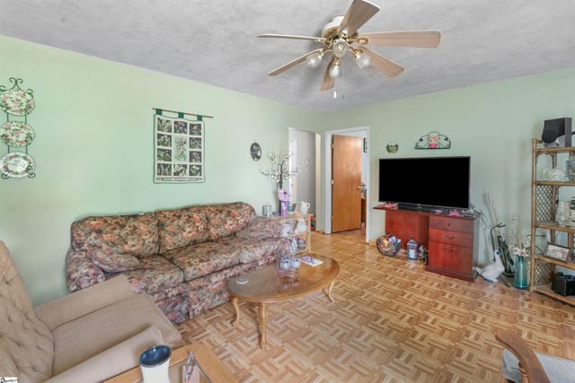 120 Jay Drive, Greenville, SC 29611