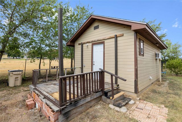 1005 S Mary Street, Comanche, TX 76442