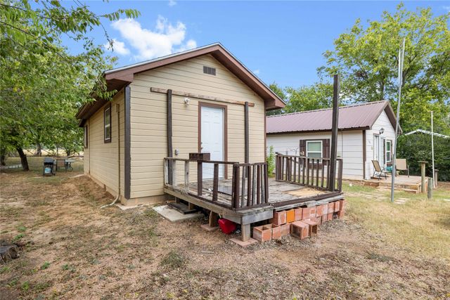1005 S Mary Street, Comanche, TX 76442