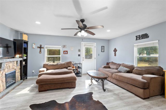 1005 S Mary Street, Comanche, TX 76442