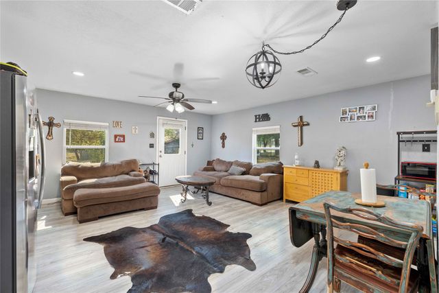1005 S Mary Street, Comanche, TX 76442