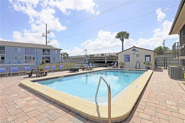 4711 Santa Barbara BLVD 4, Cape Coral, FL 33914