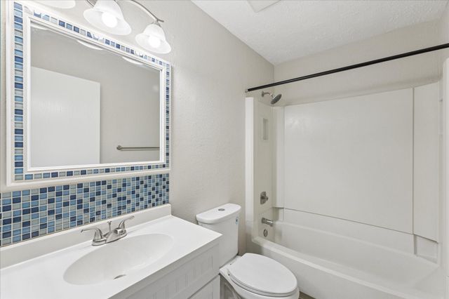 16006 Lost Rock Court, Houston, TX 77598