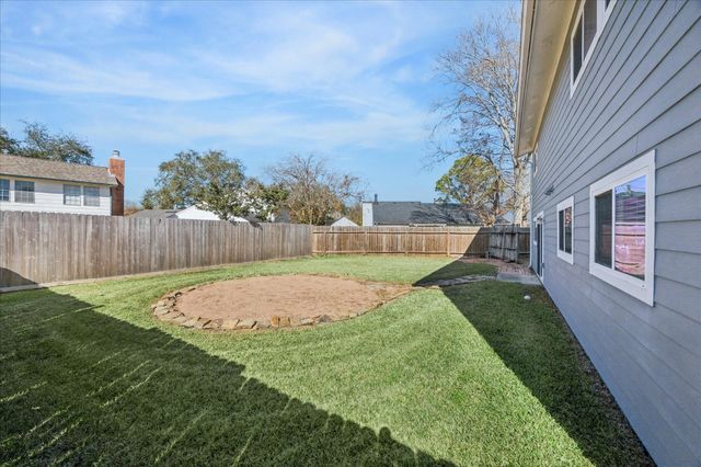 16006 Lost Rock Court, Houston, TX 77598