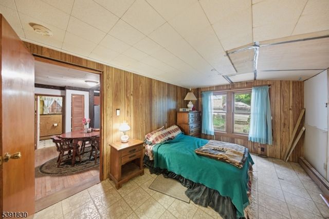 193 Monroe Trl, Hopatcong Boro, NJ 07843
