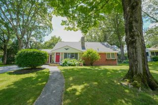 70 Oakridge Road, Waterbury, CT 06706