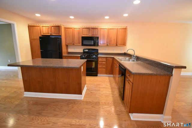 2 Boulderbrook Court 23, Prospect, CT 06712