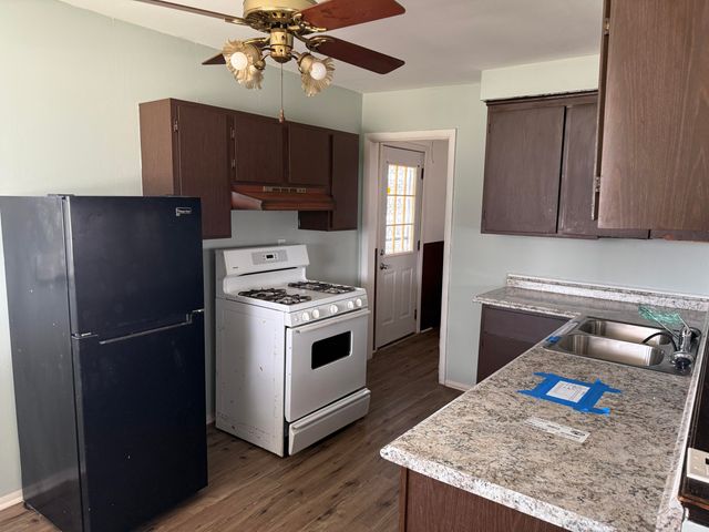 22458 Hillock Avenue, Warren, MI 48089