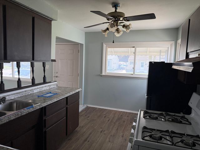 22458 Hillock Avenue, Warren, MI 48089