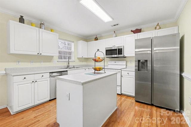 14212 Waterlyn Drive, Charlotte, NC 28278