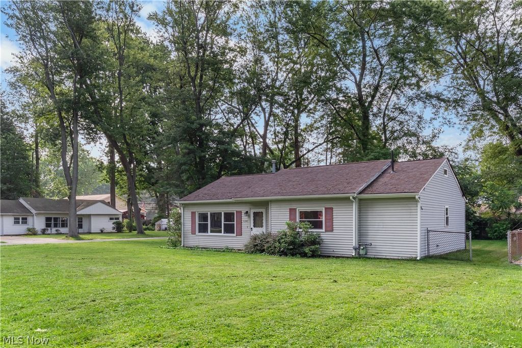 6240 Montrose Drive, Madison, OH 44057