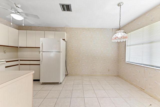 7665 Tahiti Lane 203, Lake Worth, FL 33467