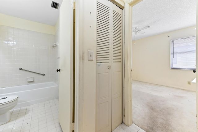 7665 Tahiti Lane 203, Lake Worth, FL 33467