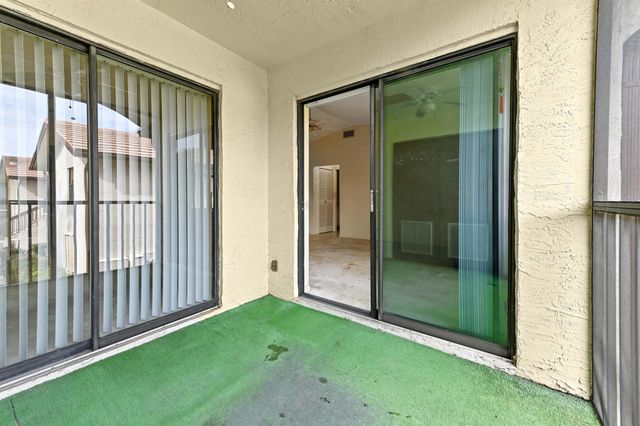 7665 Tahiti Lane 203, Lake Worth, FL 33467