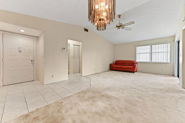 7665 Tahiti Lane 203, Lake Worth, FL 33467