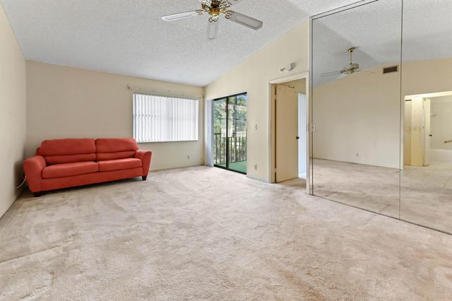 7665 Tahiti Lane 203, Lake Worth, FL 33467