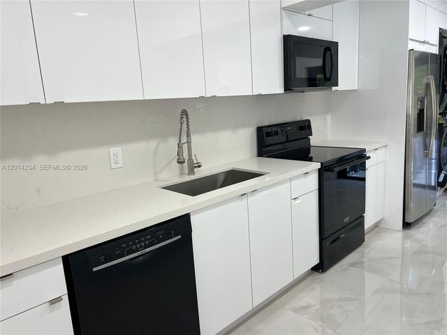 6150 SW 16th St, West Miami, FL 33155