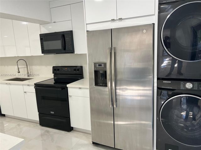 6150 SW 16th St, West Miami, FL 33155