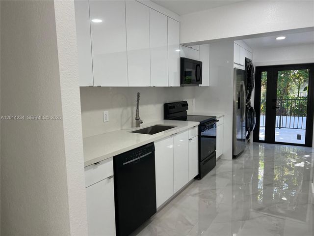 6150 SW 16th St, West Miami, FL 33155
