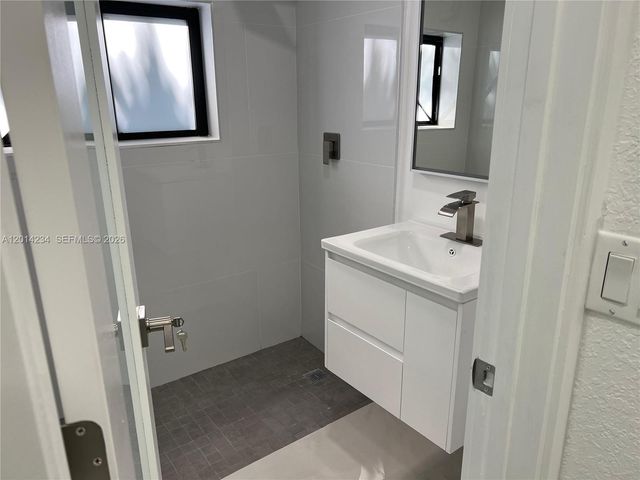 6150 SW 16th St, West Miami, FL 33155