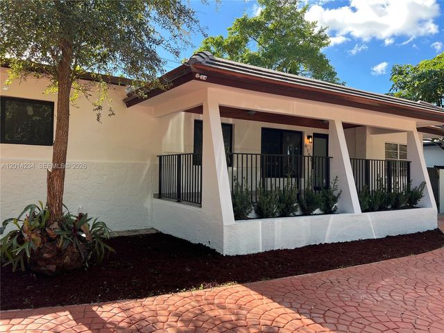6150 SW 16th St, West Miami, FL 33155