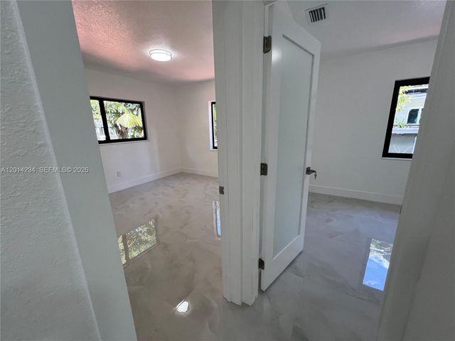 6150 SW 16th St, West Miami, FL 33155