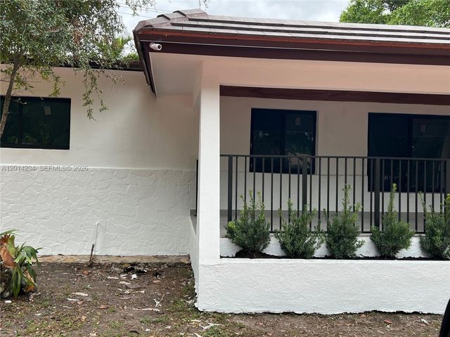 6150 SW 16th St, West Miami, FL 33155
