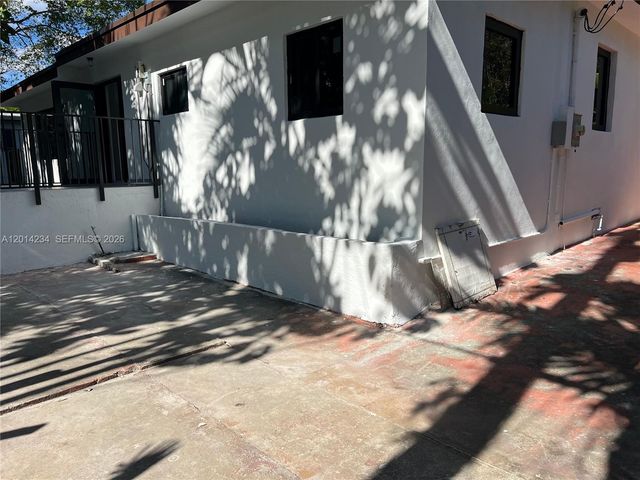 6150 SW 16th St, West Miami, FL 33155