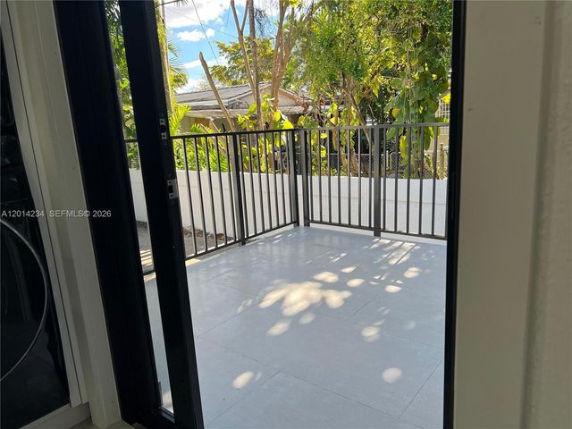 6150 SW 16th St, West Miami, FL 33155