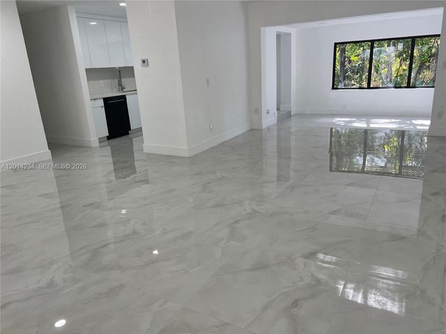 6150 SW 16th St, West Miami, FL 33155