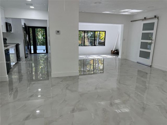 6150 SW 16th St, West Miami, FL 33155