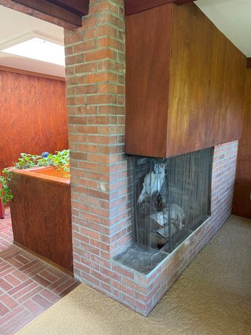 211 Pleasant Valley Road, Brattleboro, VT 05301