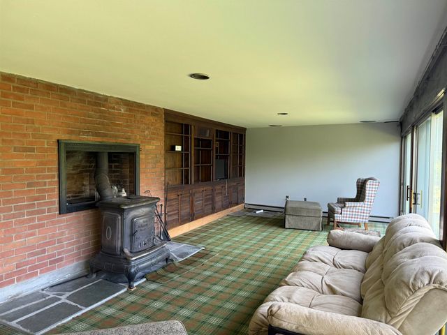 211 Pleasant Valley Road, Brattleboro, VT 05301