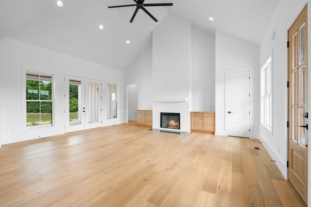 2622 Deer Creek Ln, White House, TN 37188