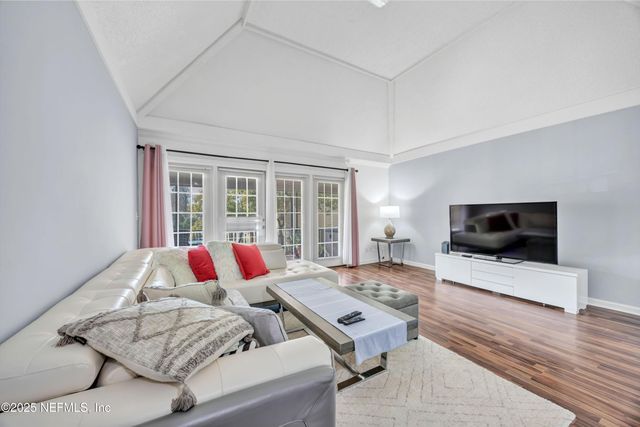 6528 VALEROSA Court 2, Jacksonville, FL 32217