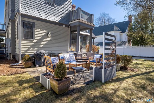 83 South Avenue APT C, New Canaan, CT 06840