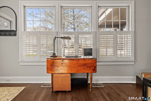 83 South Avenue APT C, New Canaan, CT 06840