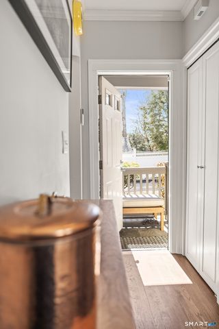 83 South Avenue APT C, New Canaan, CT 06840