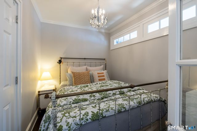 83 South Avenue APT C, New Canaan, CT 06840