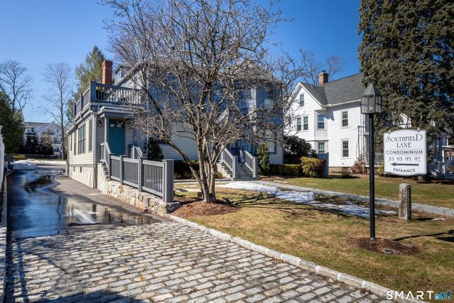 83 South Avenue APT C, New Canaan, CT 06840