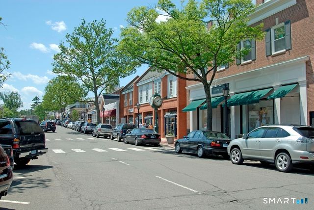 83 South Avenue APT C, New Canaan, CT 06840