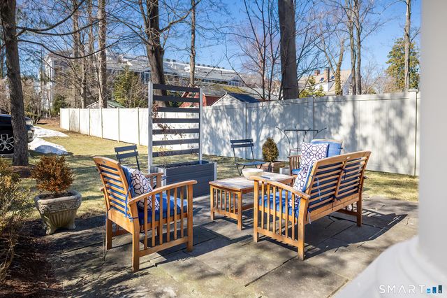 83 South Avenue APT C, New Canaan, CT 06840