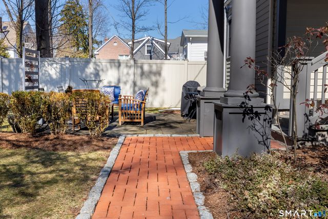 83 South Avenue APT C, New Canaan, CT 06840