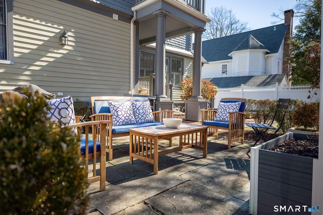 83 South Avenue APT C, New Canaan, CT 06840