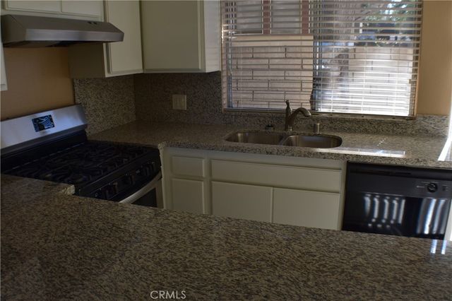 220 W 3rd 101, Corona, CA 92882
