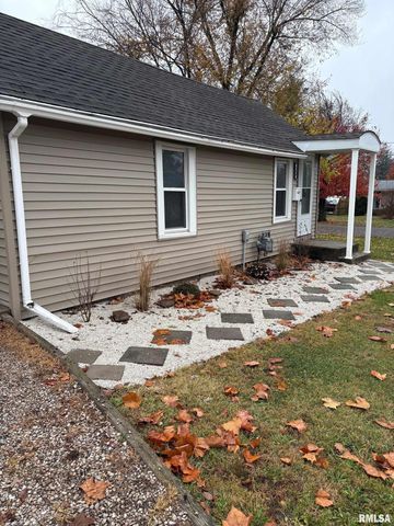 209 LOCUST Street, Jacksonville, IL 62650