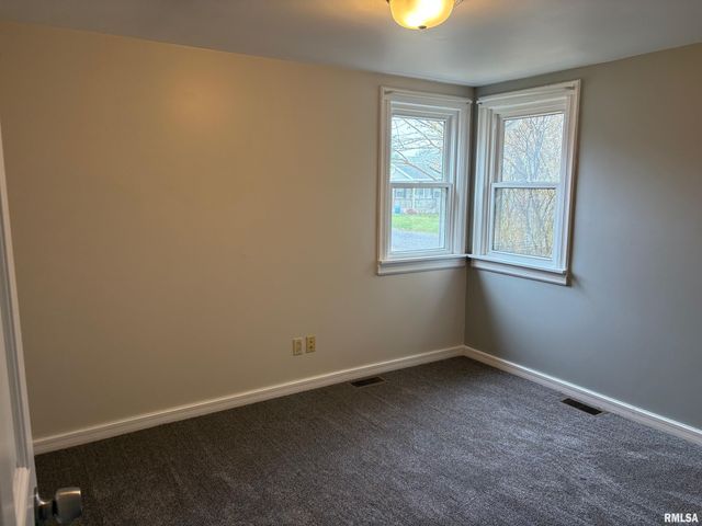 209 LOCUST Street, Jacksonville, IL 62650