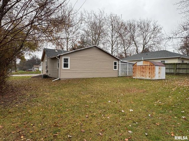 209 LOCUST Street, Jacksonville, IL 62650