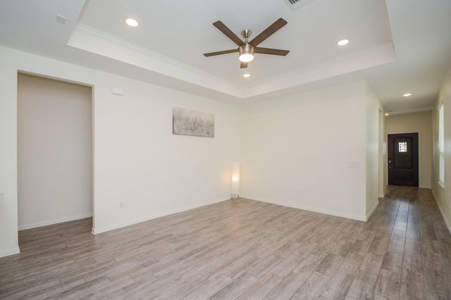 18134 S Sonresa Way, Tomball, TX 77377